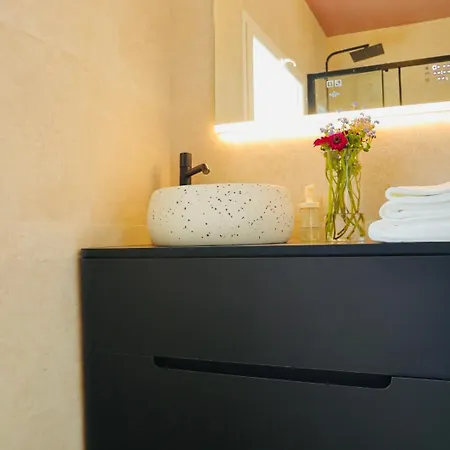 Li Li Et Rose Apartment